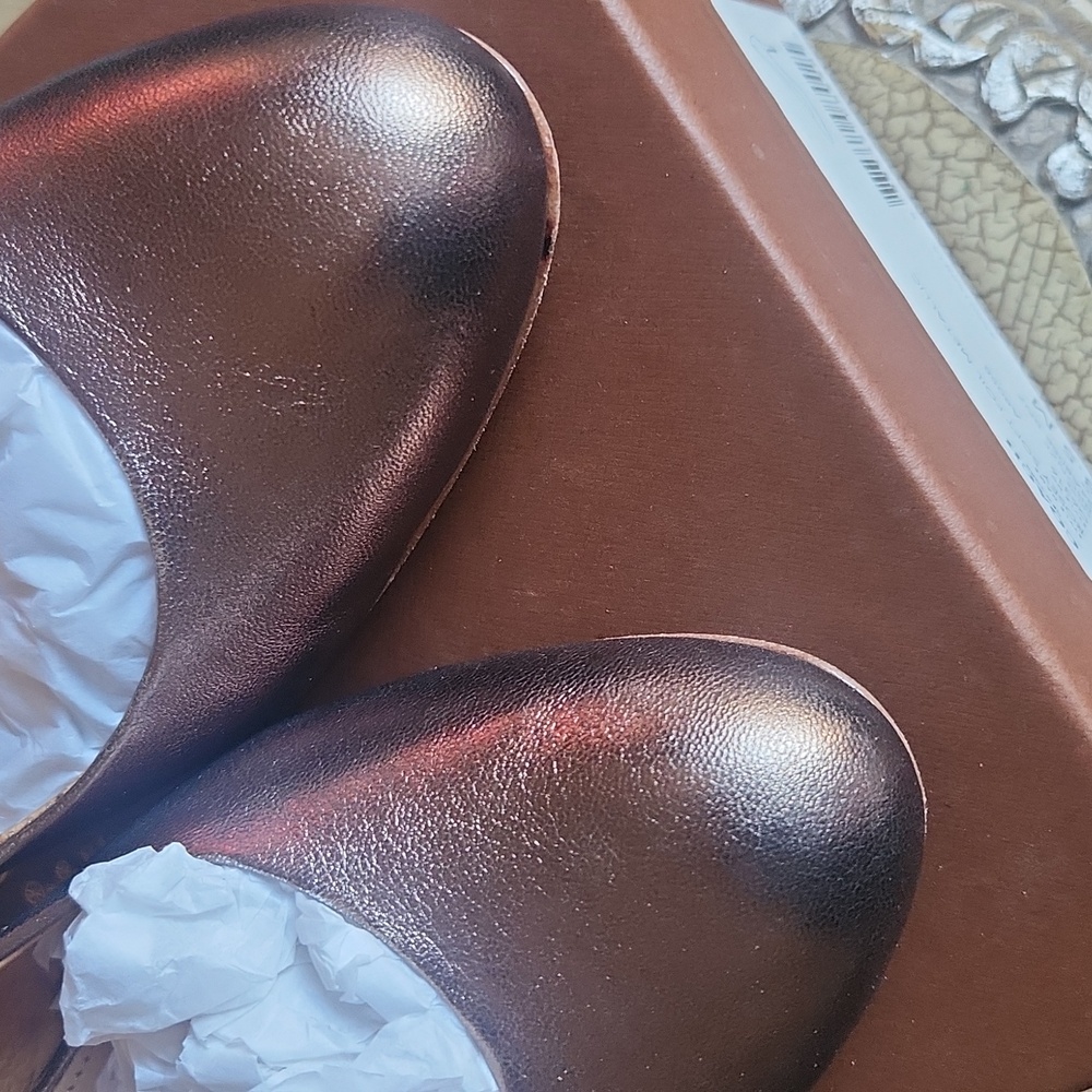 🌷Coach Rosey Bronze Women's Heels - Picture 7 of 10
